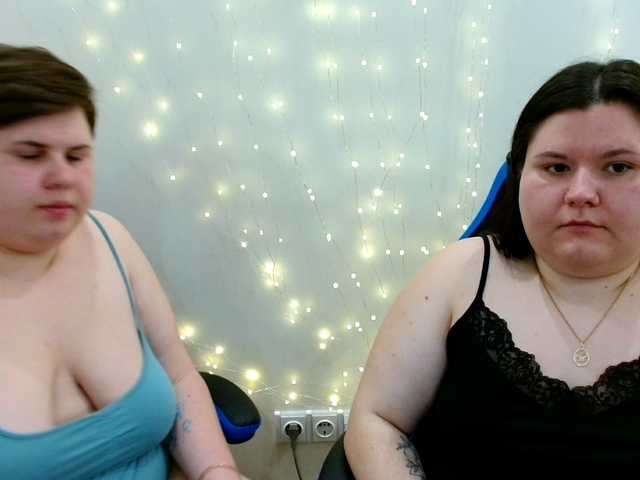 BeckyAndEllen's BongaCams show and profile