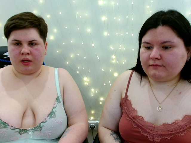 BeckyAndEllen's BongaCams show and profile
