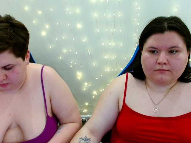 BeckyAndEllen's BongaCams show and profile