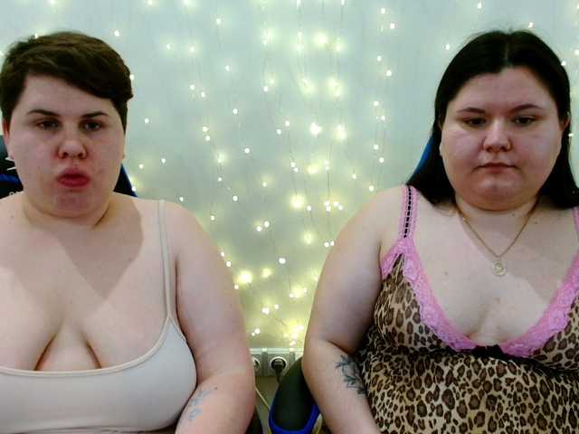 BeckyAndEllen's BongaCams show and profile