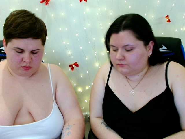 BeckyAndEllen's BongaCams show and profile
