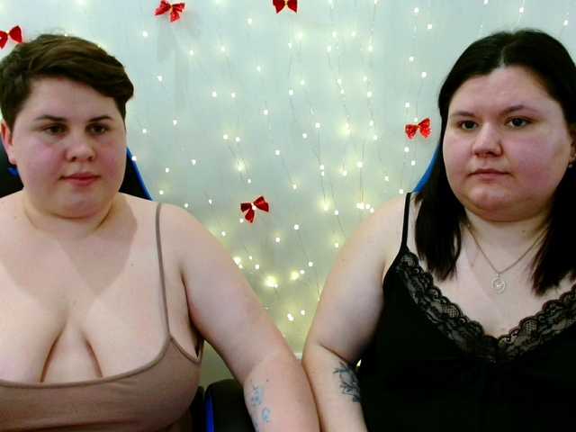 BeckyAndEllen's BongaCams show and profile