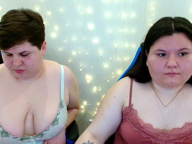 BeckyAndEllen's BongaCams show and profile