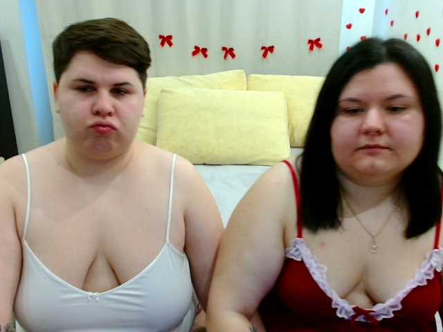 BeckyAndEllen's BongaCams show and profile