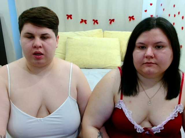 BeckyAndEllen's BongaCams show and profile