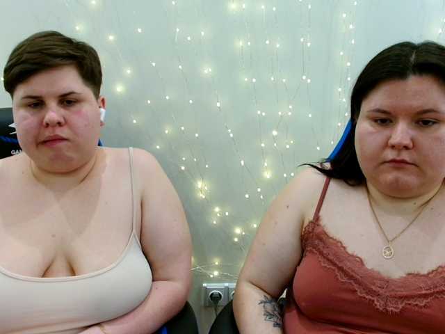 BeckyAndEllen's BongaCams show and profile