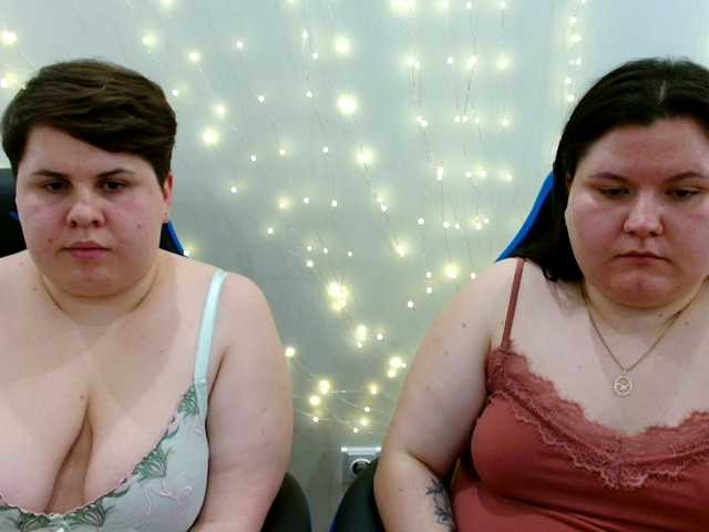 BeckyAndEllen's BongaCams show and profile