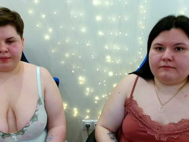 BeckyAndEllen's BongaCams show and profile