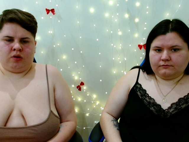 BeckyAndEllen's BongaCams show and profile