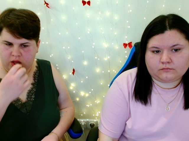 BeckyAndEllen's BongaCams show and profile