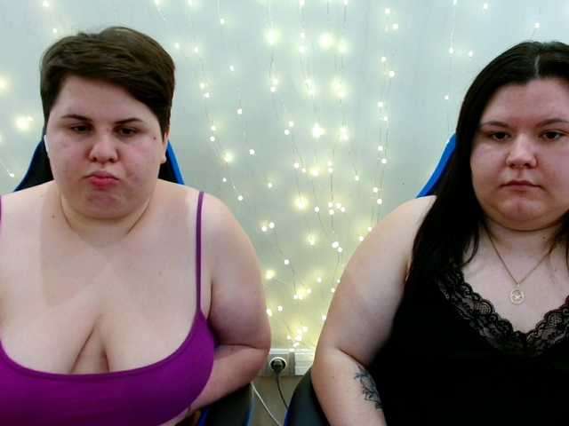 BeckyAndEllen's BongaCams show and profile
