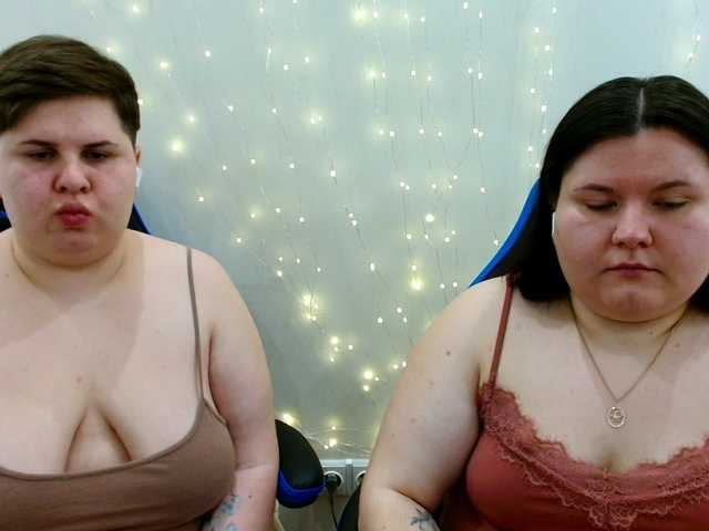 BeckyAndEllen's BongaCams show and profile