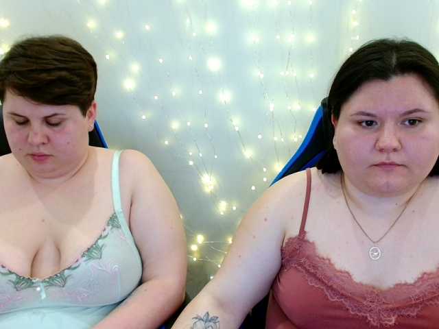 BeckyAndEllen's BongaCams show and profile