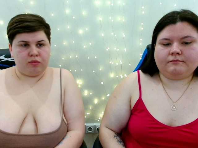 BeckyAndEllen's BongaCams show and profile