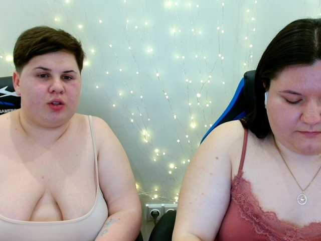 BeckyAndEllen's BongaCams show and profile
