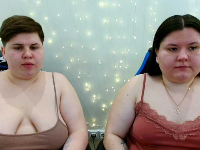 BeckyAndEllen's BongaCams show and profile