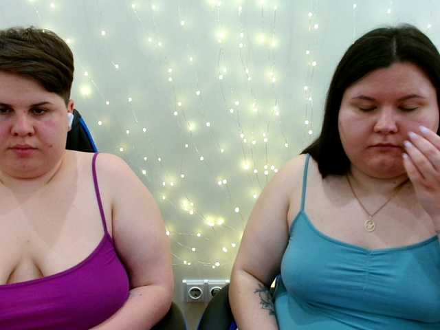 BeckyAndEllen's BongaCams show and profile