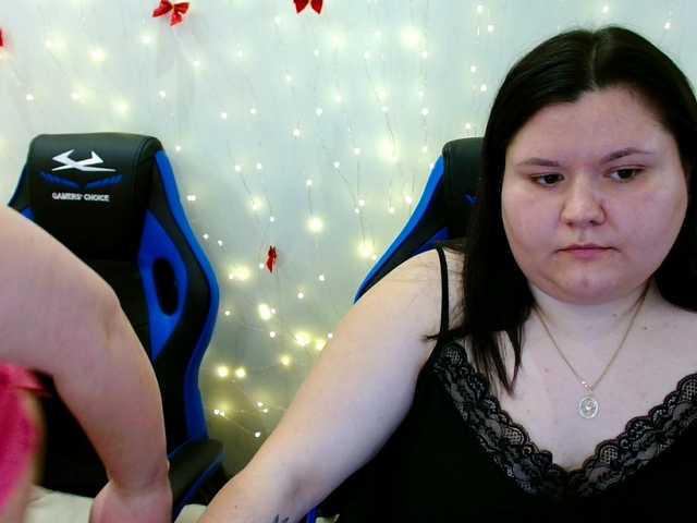 BeckyAndEllen's BongaCams show and profile