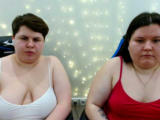 BeckyAndEllen's BongaCams show and profile