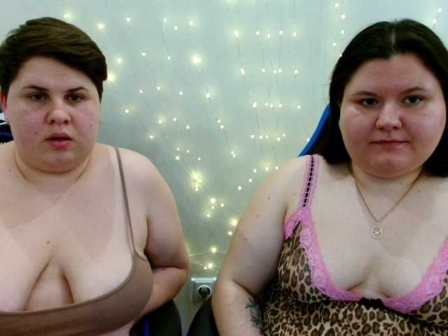 BeckyAndEllen's BongaCams show and profile