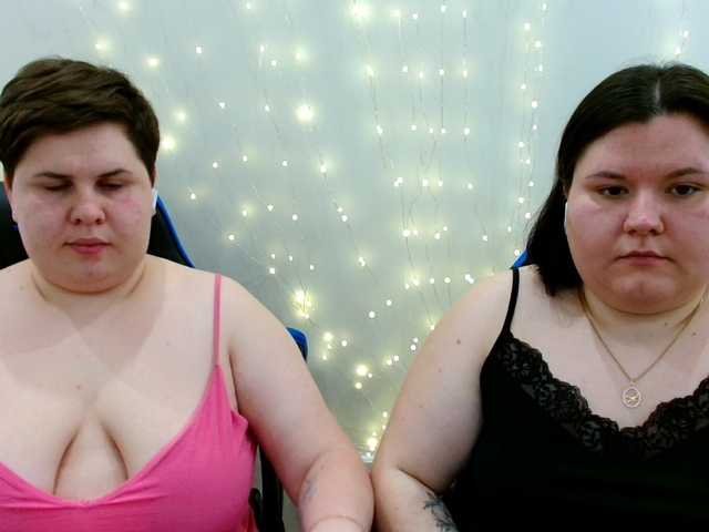 BeckyAndEllen's BongaCams show and profile