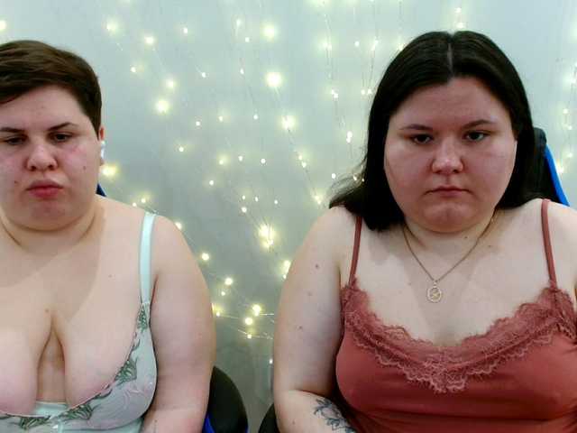 BeckyAndEllen's BongaCams show and profile
