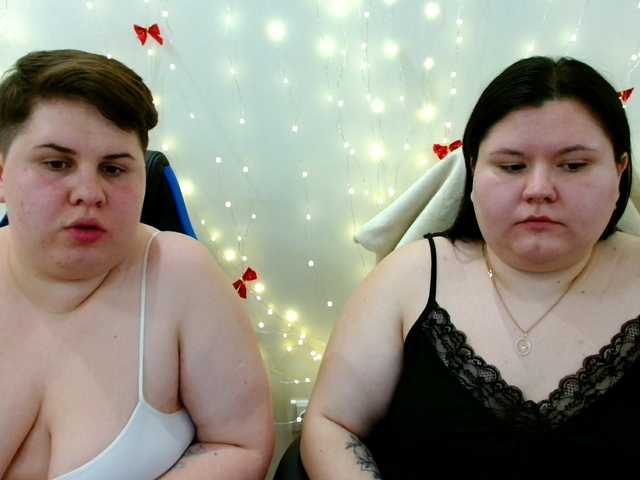 BeckyAndEllen's BongaCams show and profile
