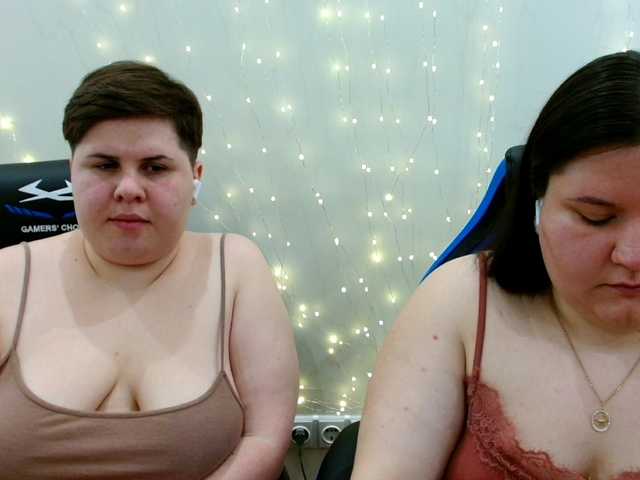 BeckyAndEllen's BongaCams show and profile