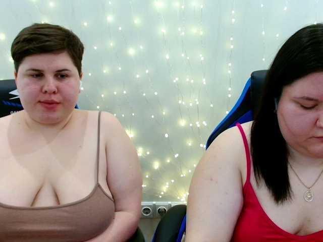 BeckyAndEllen's BongaCams show and profile