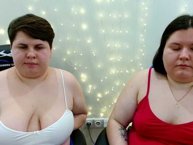 BeckyAndEllen's BongaCams show and profile
