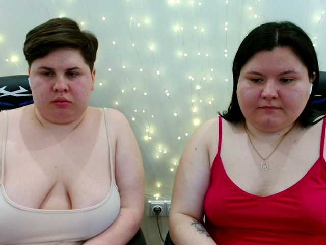 BeckyAndEllen's BongaCams show and profile