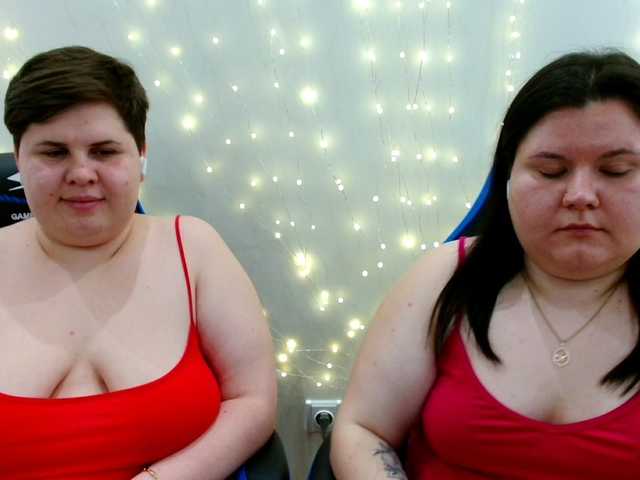 BeckyAndEllen's BongaCams show and profile