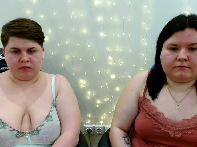 BeckyAndEllen's BongaCams show and profile