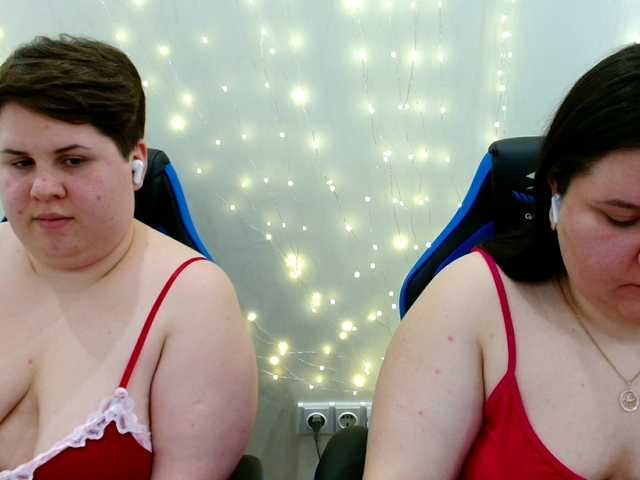 BeckyAndEllen's BongaCams show and profile