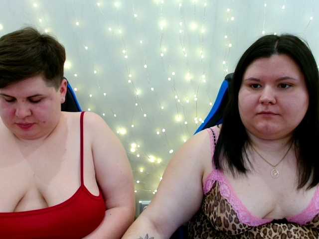 BeckyAndEllen's BongaCams show and profile