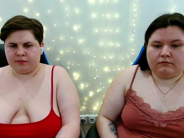 BeckyAndEllen's BongaCams show and profile