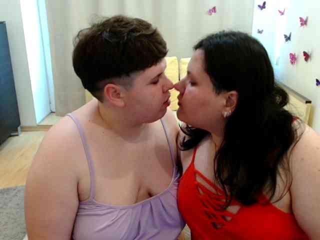 BeckyAndEllen webcam