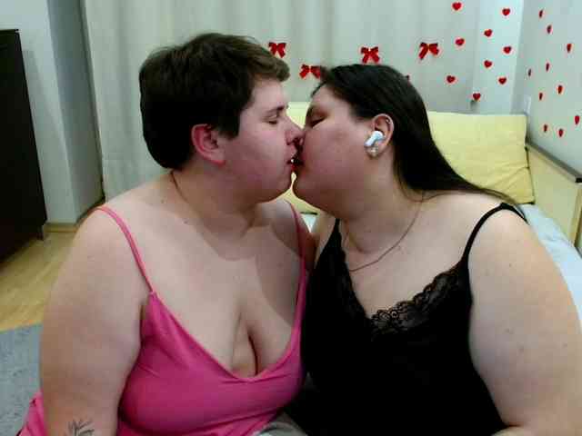 BeckyAndEllen webcam