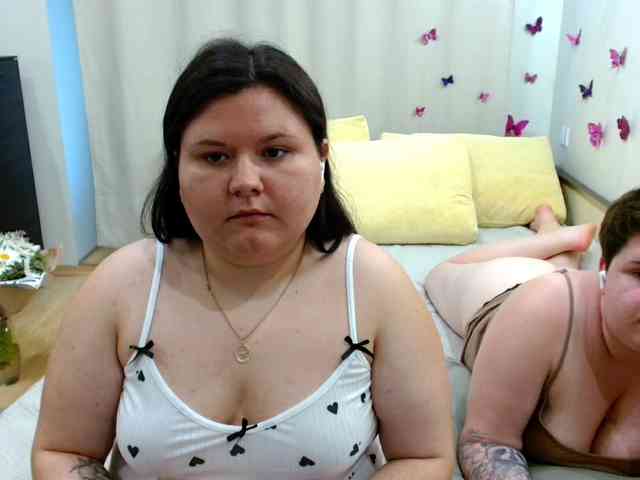 BeckyAndEllen webcam