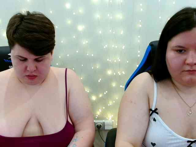 BeckyAndEllen webcam