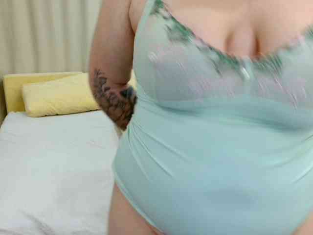 BeckyAndEllen webcam