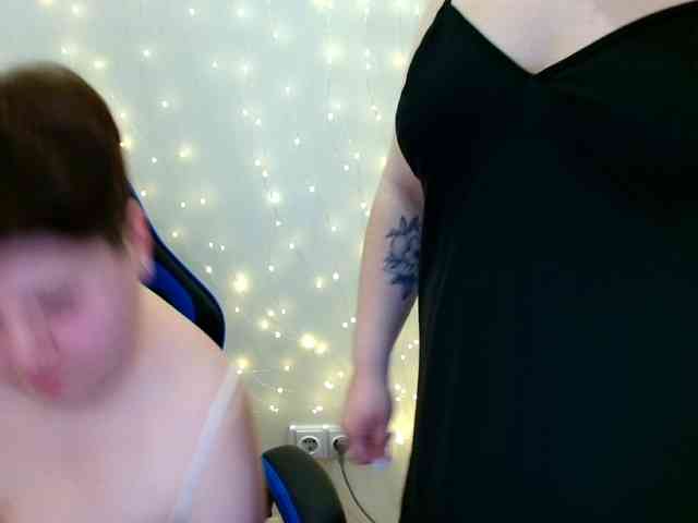 BeckyAndEllen webcam