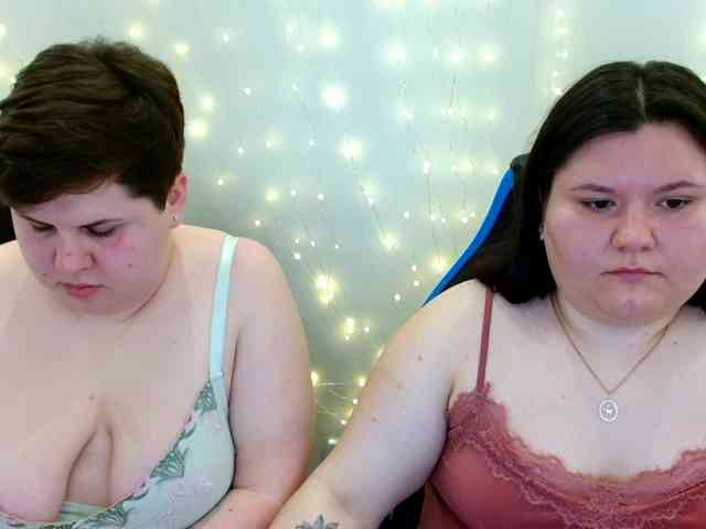 BeckyAndEllen webcam
