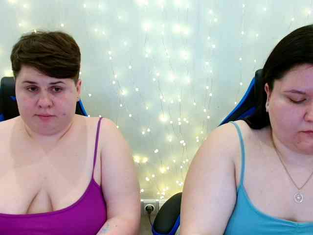 BeckyAndEllen webcam