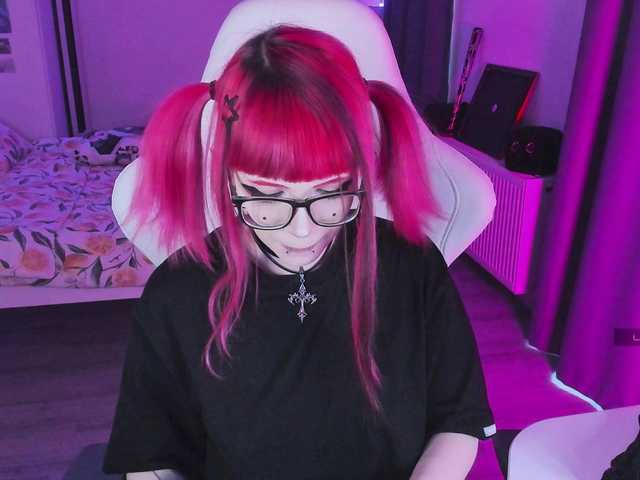 Yumi-Youkai's BongaCams show and profile