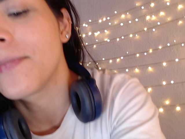 Goodgirls- webcam bongacams model stream image