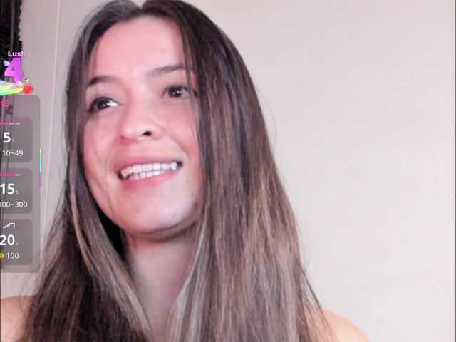 littleDanni's BongaCams show and profile