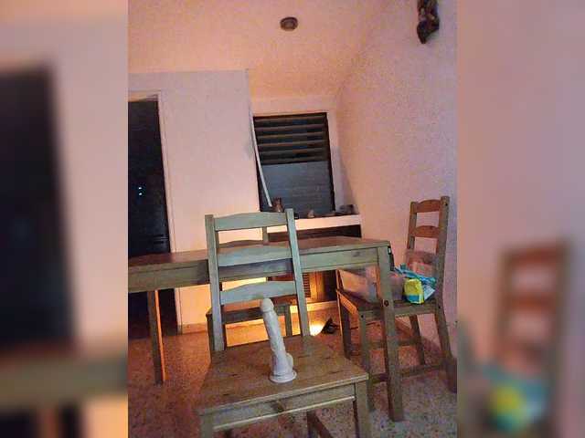 littleDanni's BongaCams show and profile