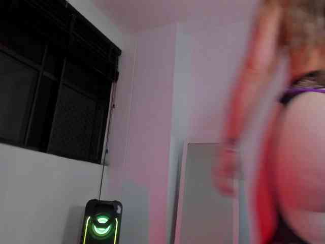 littleDanni webcam