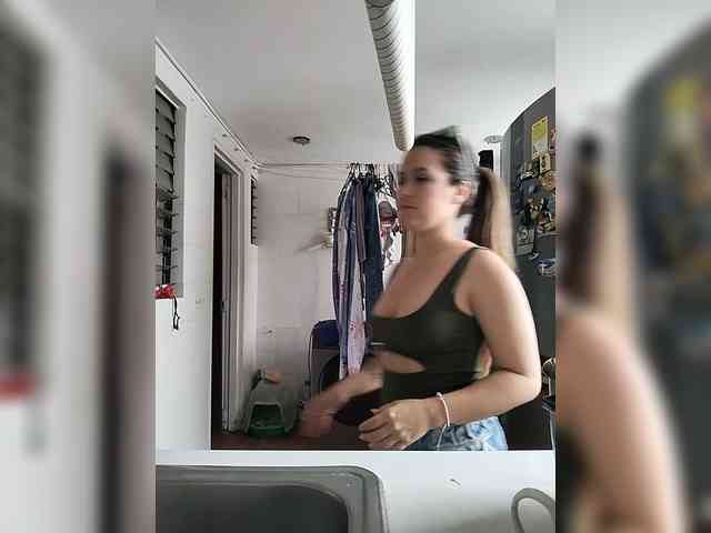 littleDanni webcam